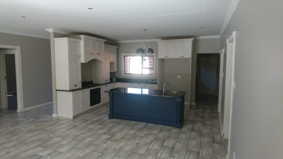 To Let 3 Bedroom Property for Rent in Hillside Free State